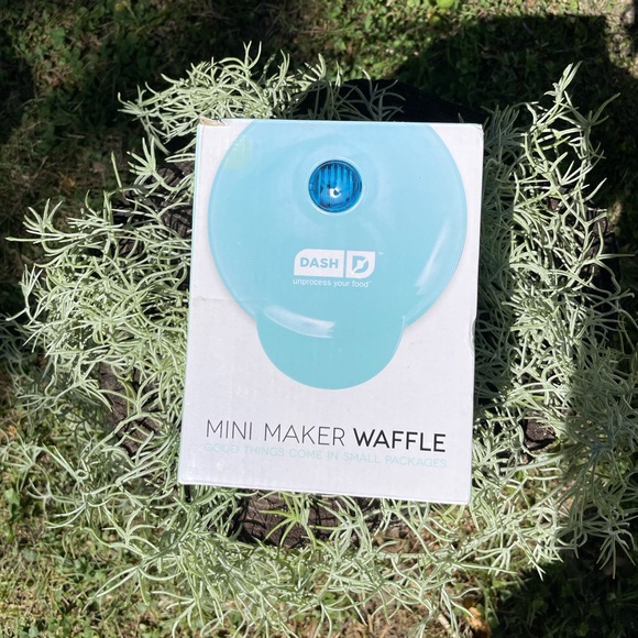 Mini Waffle Maker - Picture 9 of 9